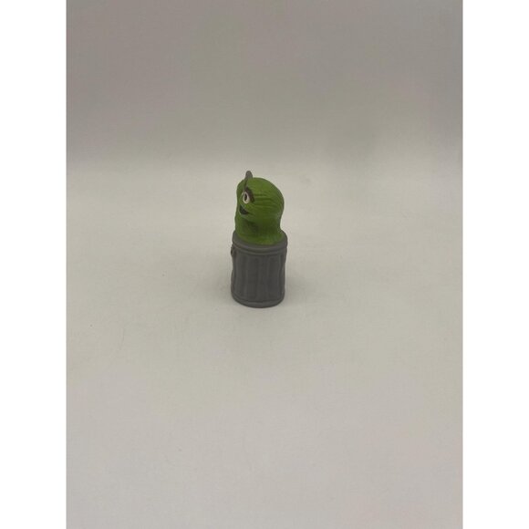 Vintage 80s Tara Toys Sesame Street Oscar the Grouch Figurine - Picture 3 of 9